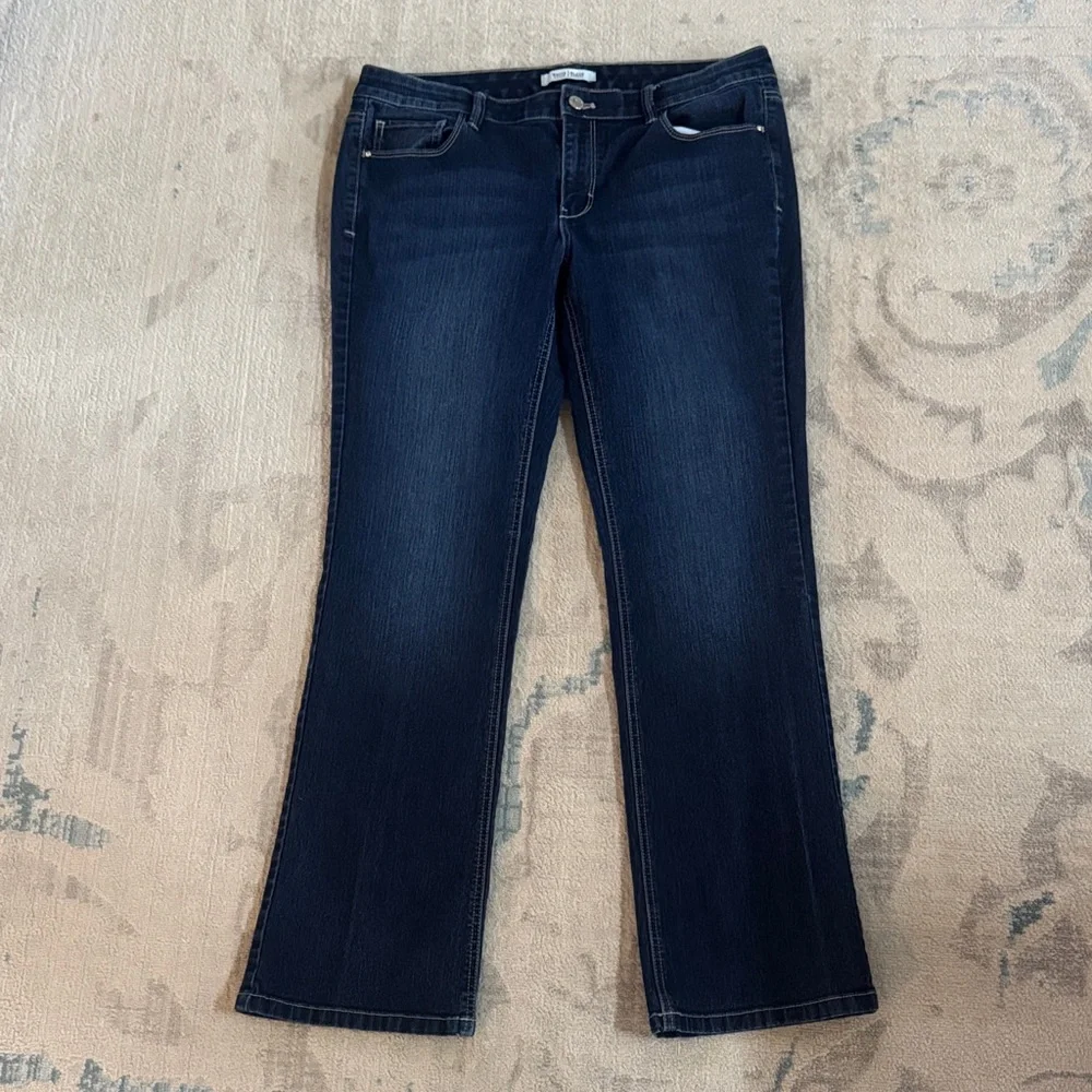 White House Black Market Women's Dark Blue Boot Leg Jeans - Picture 2 of 8